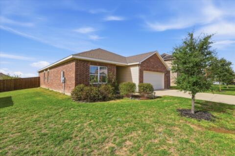 304 Sabine River Road, Glenn Heights, TX 75154 — photo 2