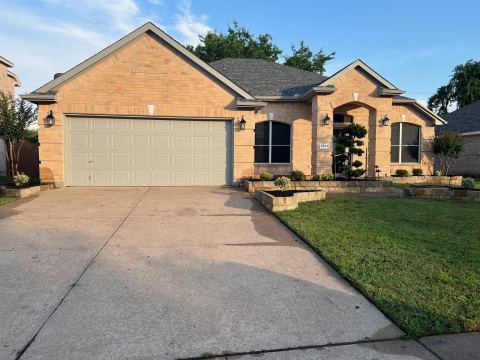 2204 Windcastle Drive, Mansfield