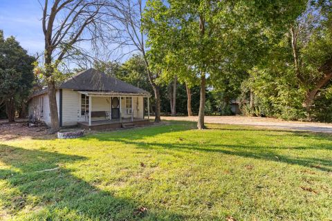 605 S Main, West, TX 76691 — photo 3