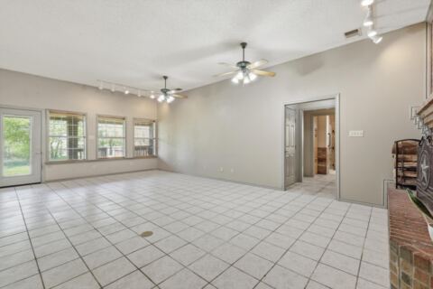 135 Private Road 2828, Decatur, TX 76234 — photo 3