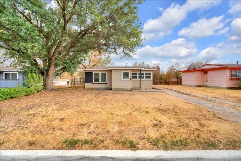 5528 Rickenbacker Place, Fort Worth