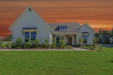 1004 Perrin Lane