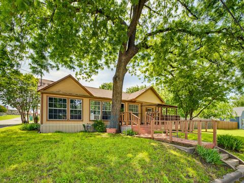 601 S Miller Street, Decatur, TX 76234 — photo 2
