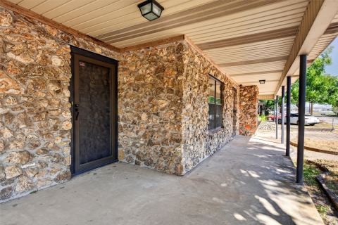 702 N Rita Street, Lacy Lakeview, TX 76705 — photo 3