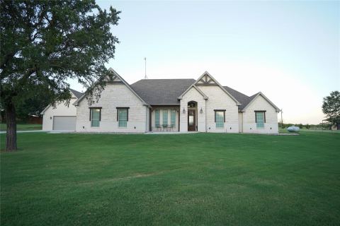 1945 County Road 1111, Decatur