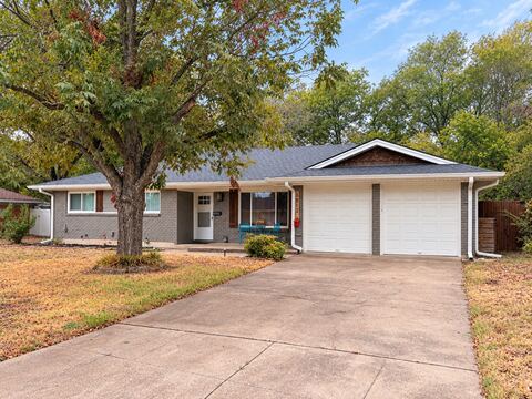 3812 Burkett Drive, Benbrook, TX 76116 — photo 2
