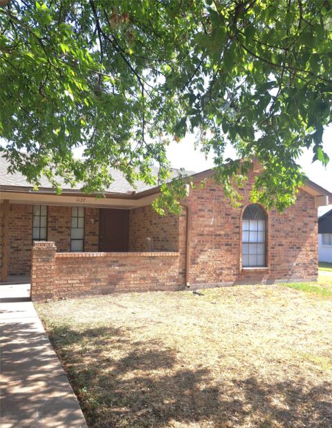 1125 Highbush Drive 1127, Benbrook