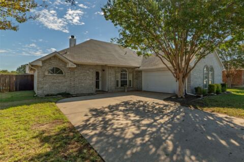 224 Cobblestone Circle, Red Oak, TX 75154 — photo 2
