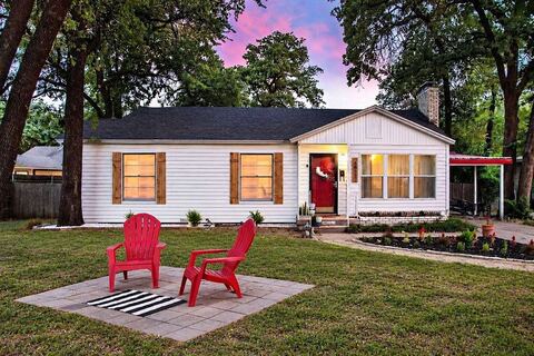 4833 Black Oak Lane, River Oaks