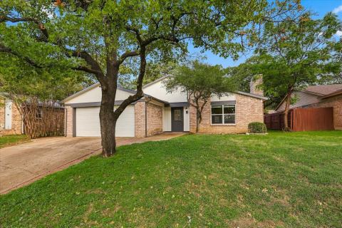 4801 Crest Drive, Arlington, TX 76017 — photo 2