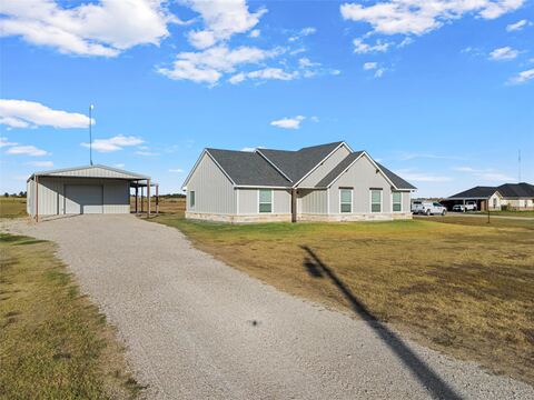 326 Lone Creek Drive, West, TX 76691 — photo 2