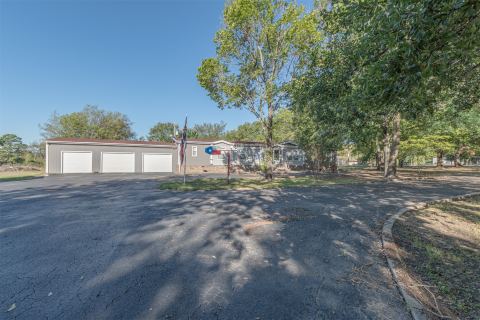 138 S Campbell Street, Alba, TX 75410 — photo 2