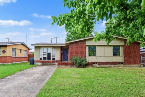 2333 S Lockhart Avenue, Dallas