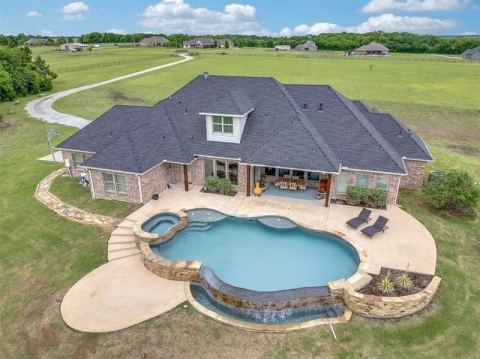 300 Judd Road, Van Alstyne