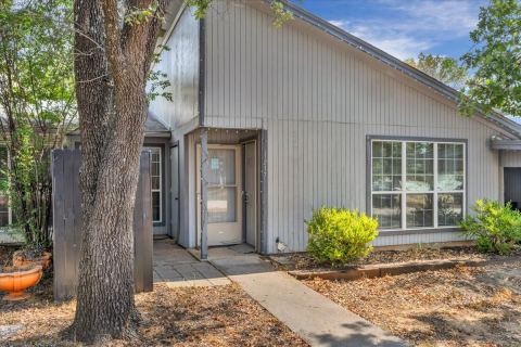 1217 Elm Court, Runaway Bay, TX 76426 — photo 2