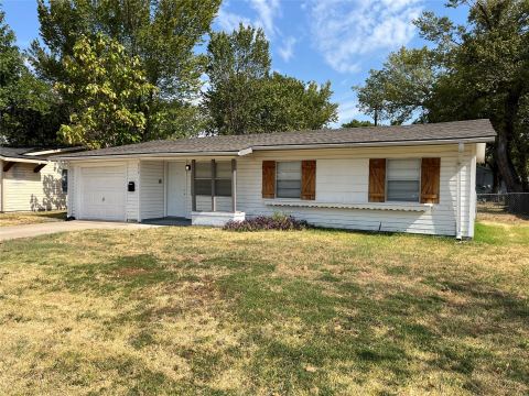 317 E Ridgewood Drive, Garland