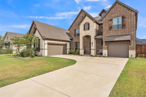 1802 Southpointe Xing, Mansfield