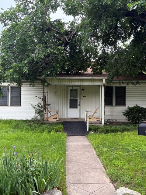 407 N Lane Street, Decatur, TX 76234 — photo 2