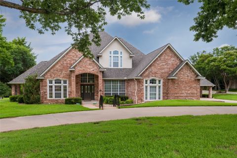 1917 Woodland Hills Lane