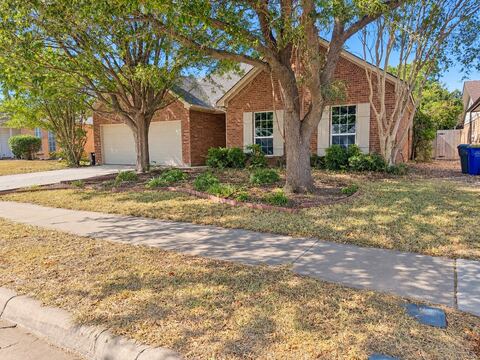 6549 Blue Grass Drive, Watauga, TX 76148 — photo 2