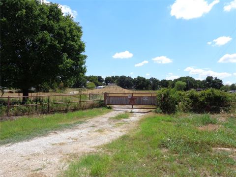 212 Private Road 114, Covington