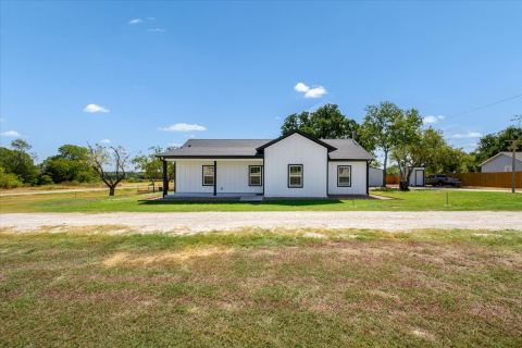 750 Jay Bird Lane, Reno, TX 76082 — photo 3