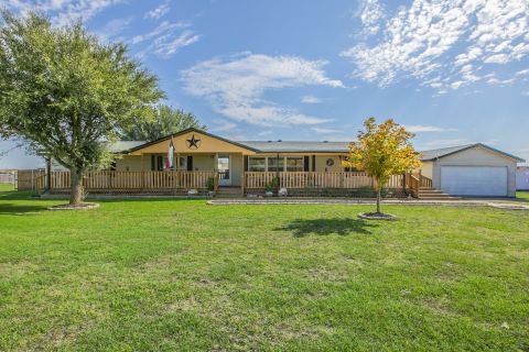 153 Golden Coast Circle, Palmer