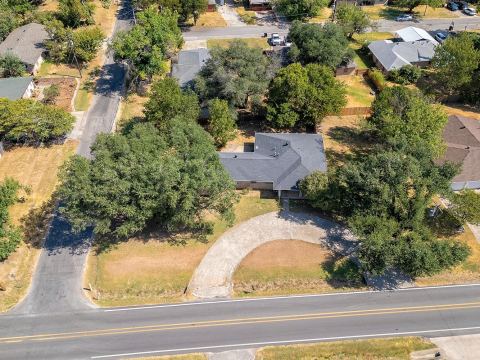 600 E Liberty Street, Pilot Point