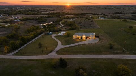 1395 Private Road 4011, Decatur