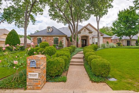 8 Hidden Lake Court, Mansfield