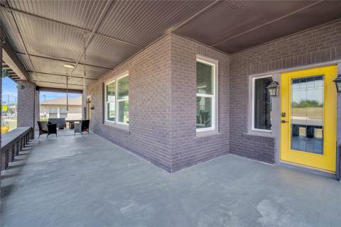 805 E Wise Street, Bowie, TX 76230 — photo 3