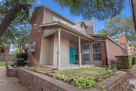 1424 Meadowood Village Drive, Fort Worth