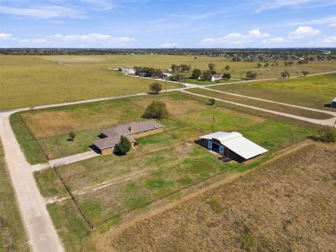 781 January Lane, Ponder, TX 76259 — photo 2