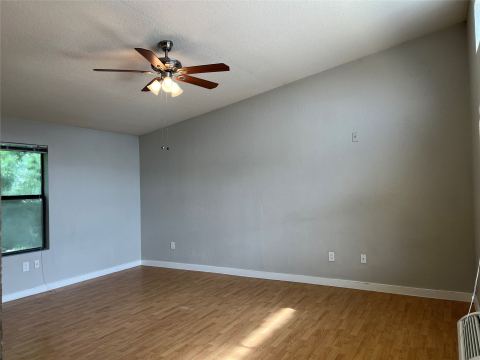 701 W Sycamore Street 305, Denton