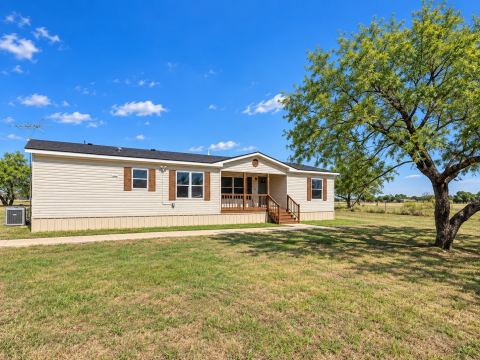 331 Hcr 2207, Aquilla, TX 76622 — photo 2
