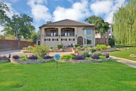 306 E Rochelle Boulevard