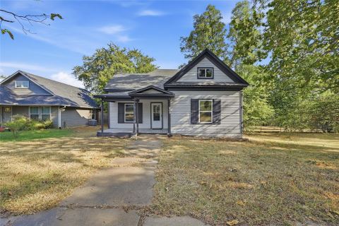 605 E Woodard Street, Denison