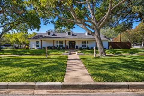 301 N Preston Street, Ennis, TX 75119 — photo 2