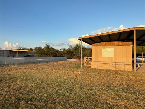 3304 Hidalgo Road B, Waxahachie