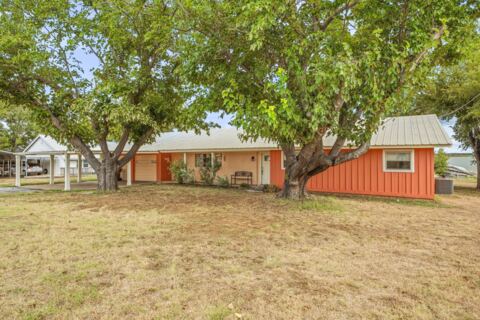 1276 FM 3003, Graham