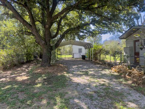 1332 Florea Street, Graham, TX 76450 — photo 3