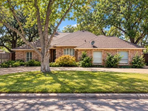 7056 Allen Place Drive, Fort Worth