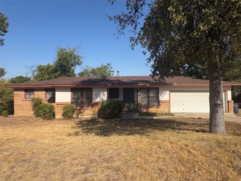 2121 Kingsdale Drive, Fort Worth