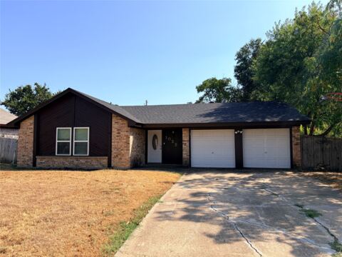1025 Fox River Lane, Fort Worth