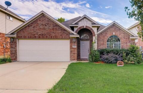 4905 Summer Oaks Lane, Fort Worth