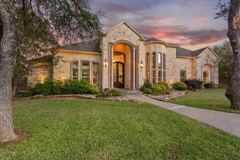 10020 Hidden Bluff, Waco