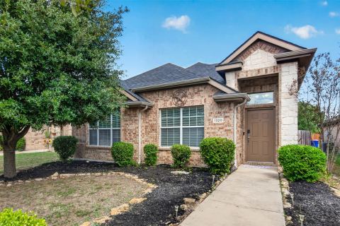 1320 Honeywood Lane