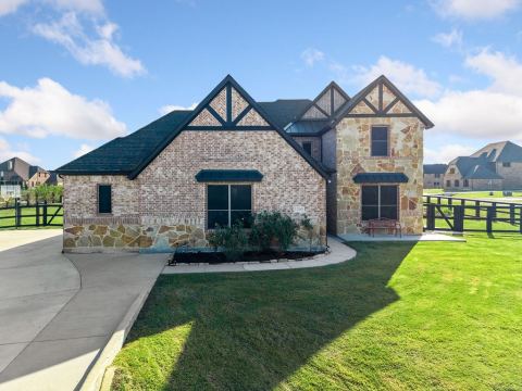 1205 Redbud Street, Howe