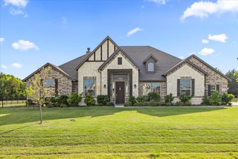 1600 Lynx Loop, Forney