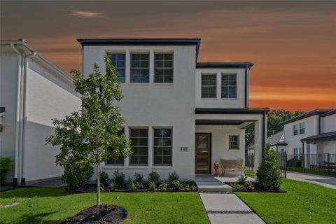 105 Magnolia Lane, Westworth Village